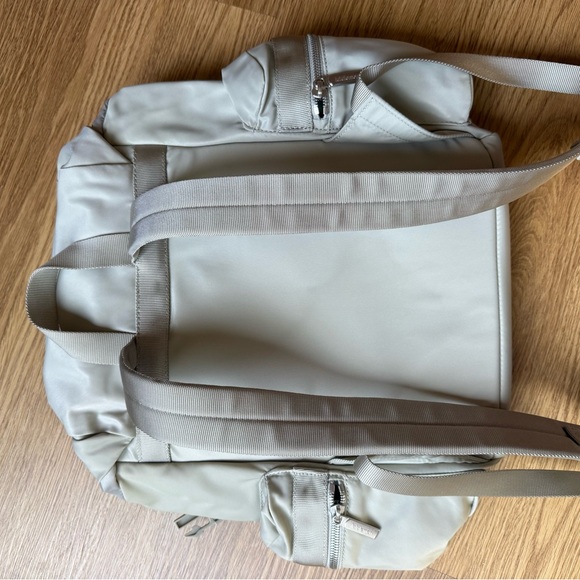 Lululemon Wunderlust Backpack mini 14L, Raw Linen - Picture 6 of 10